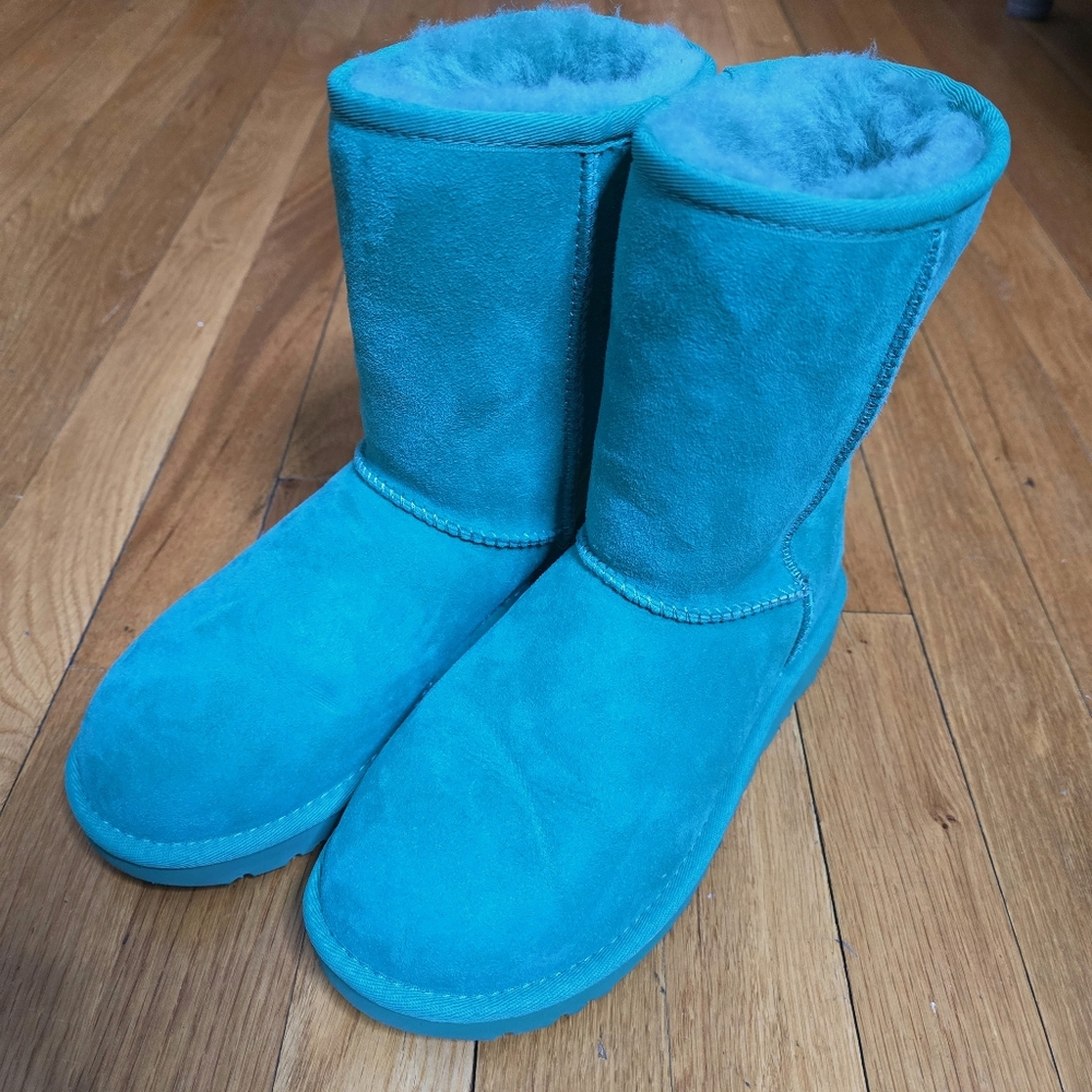 UGG Classic Short II Boots Emerald Green Size 5 - Picture 10 of 14